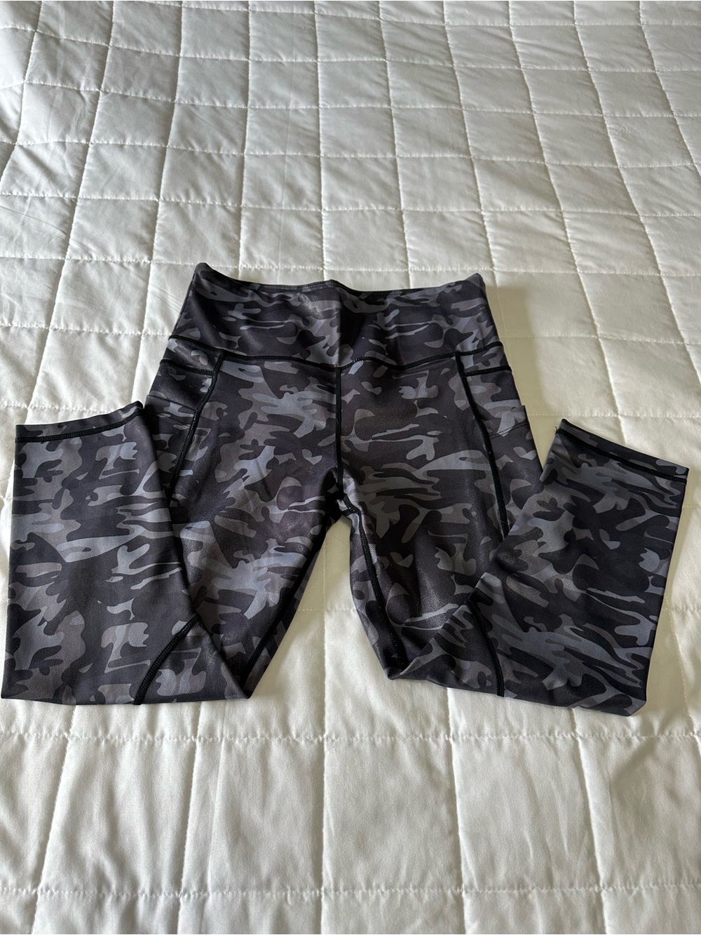 Zyia pocket crop leggings 10